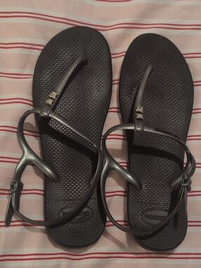 Havaianas Metallic Black T-Strap Sandals
